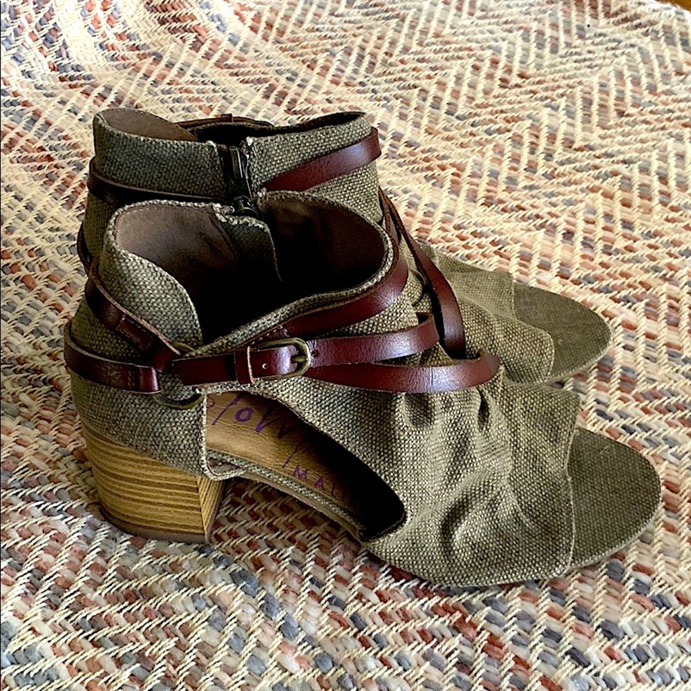 Casual Zip-Up Booties 💚💚